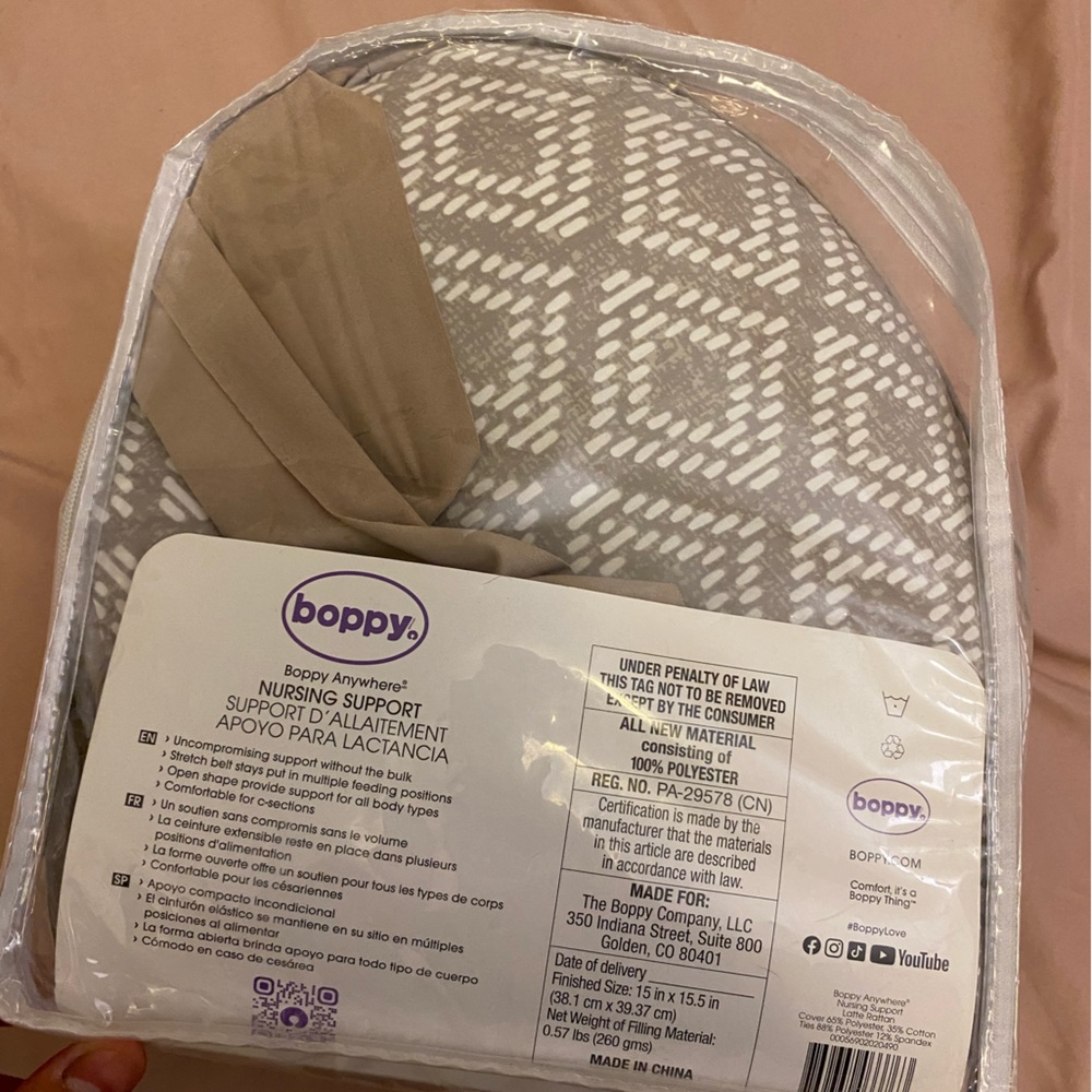 Boppy Anywhere Neutral Beige & White Patterned travel Nursing Pillow with Ties - Picture 3 of 4